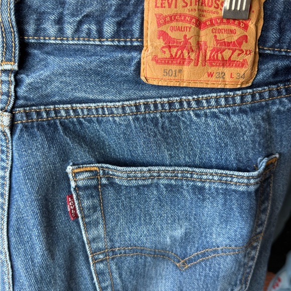 Classic Levis 501 Blue Denim Jeans - Picture 4 of 5
